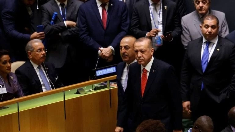 Αντίποινα Τραμπ σε Ερντογάν: Στα «σκουπίδια» η τουρκική οικονομία – Δεν περνάνε οι «τσαμπουκάδες» του Σουλτάνου